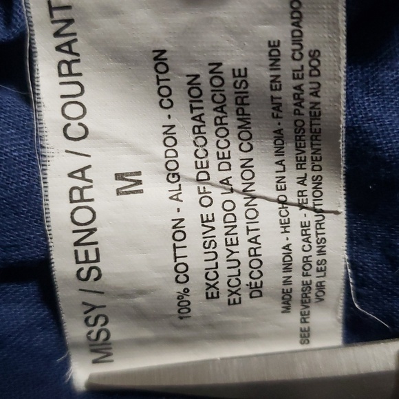 Nine West Jeans. Navy Blue Relaxed Tie Front Blouse w/ Red Embroidery EUC  SZ M - Picture 12 of 14